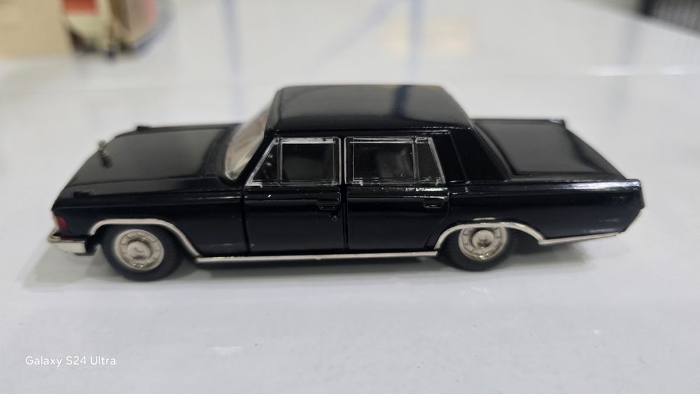 Продам модель авто Зил -117