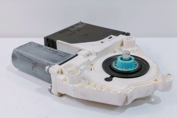 Motoras Macara  Dreapta Fata  1K0959792M / 1K0959702Q Volkswagen VW P