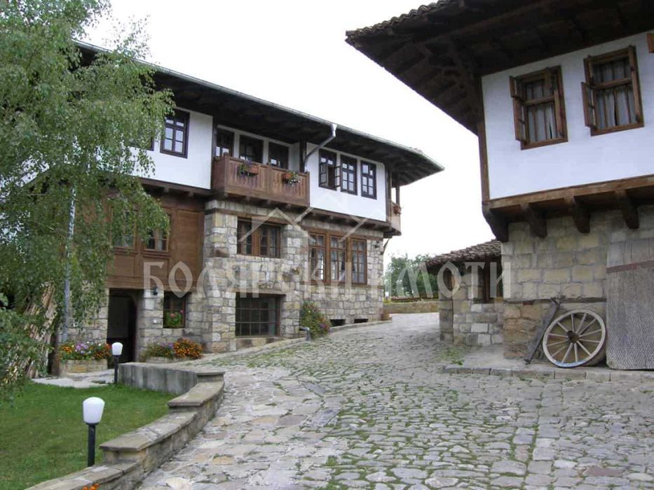 Продава се Хотел в Елена - 1285 кв.м за 779 €/кв.м - Снимка #4