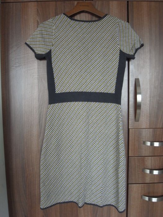 Продавам страхотна плетена рокля с марка Boden, размер 36