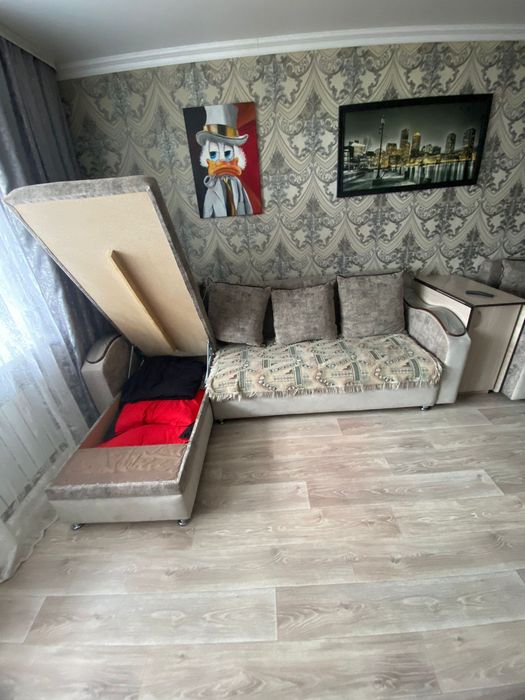 Угловой диван и кресло кровать