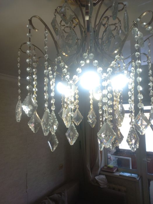 Люстра  под хрусталь