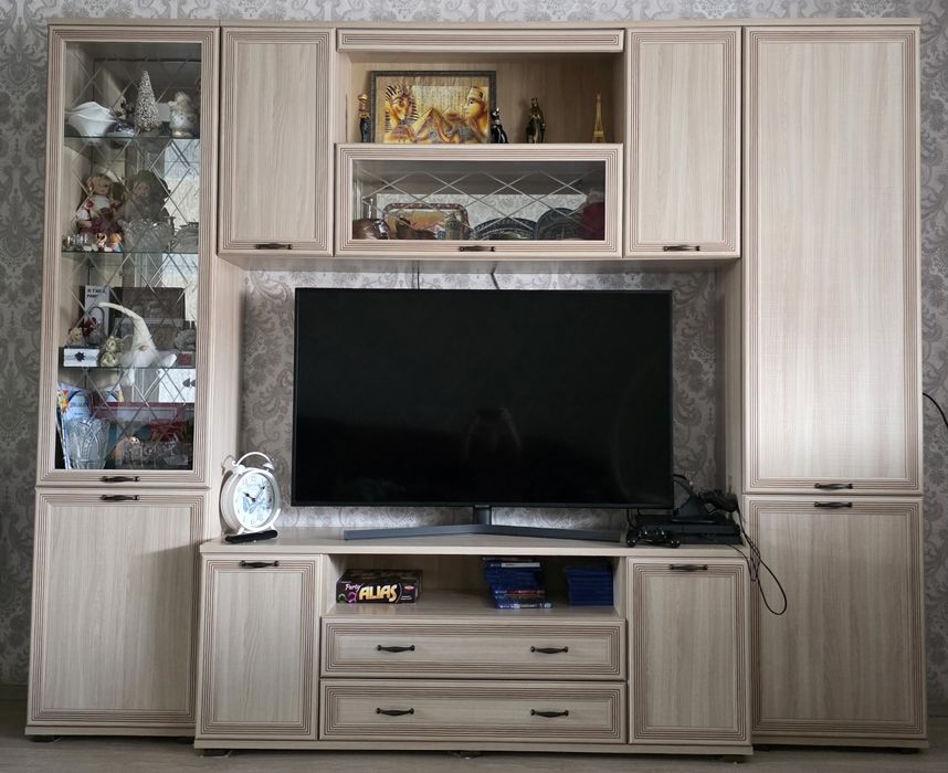 Стенка шкаф сервант в зал