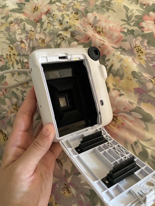 Продается камера instax 12mini
