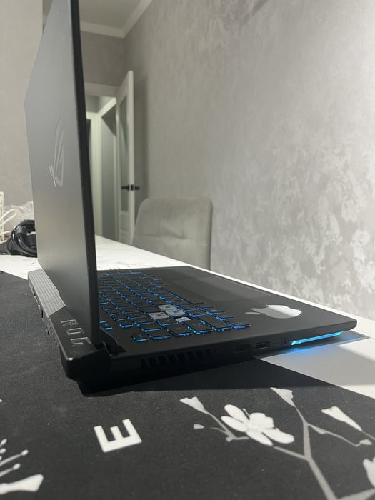 Продаю Ноутбук Rog strix