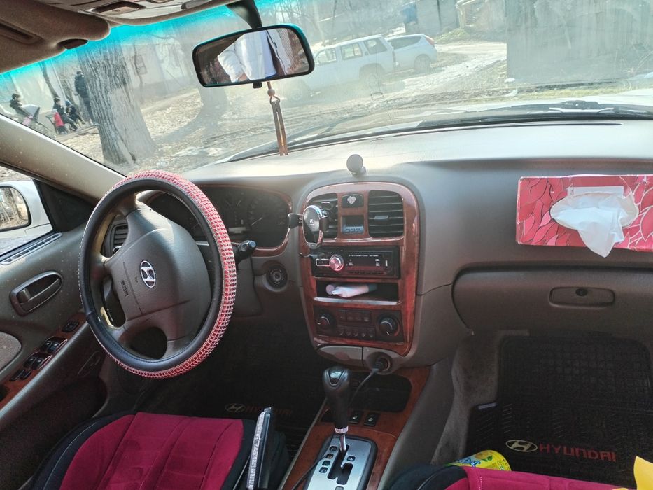 Продам машина  саната 2004г