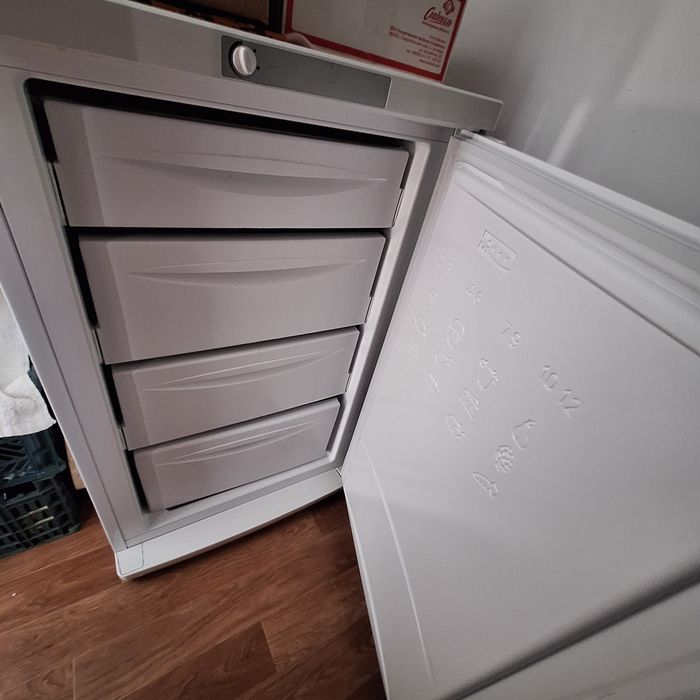 Морозильник indesit