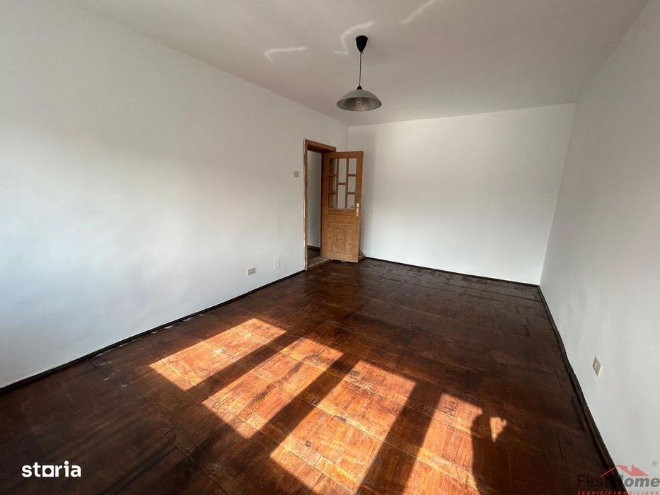 Apartament cu 2 camere de vanzare, etaj 4, zona Sud