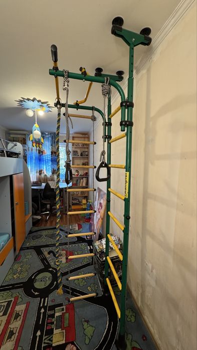 Швецкая стенка в отличном состояние