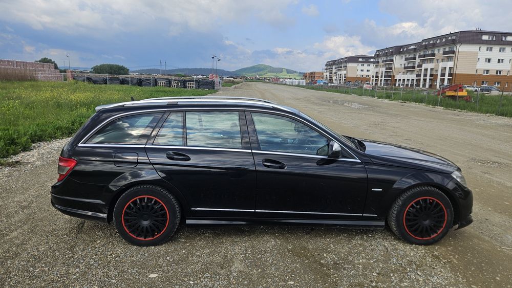 Vând Mercedes-Benz Clasa C 220 CDI, nivel de echipare de top Avantgarde, an fabricație 2008.