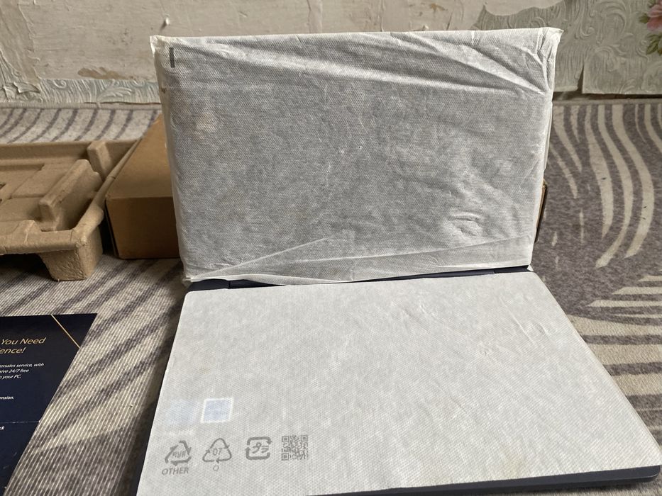 Asus E203N Ноутбук