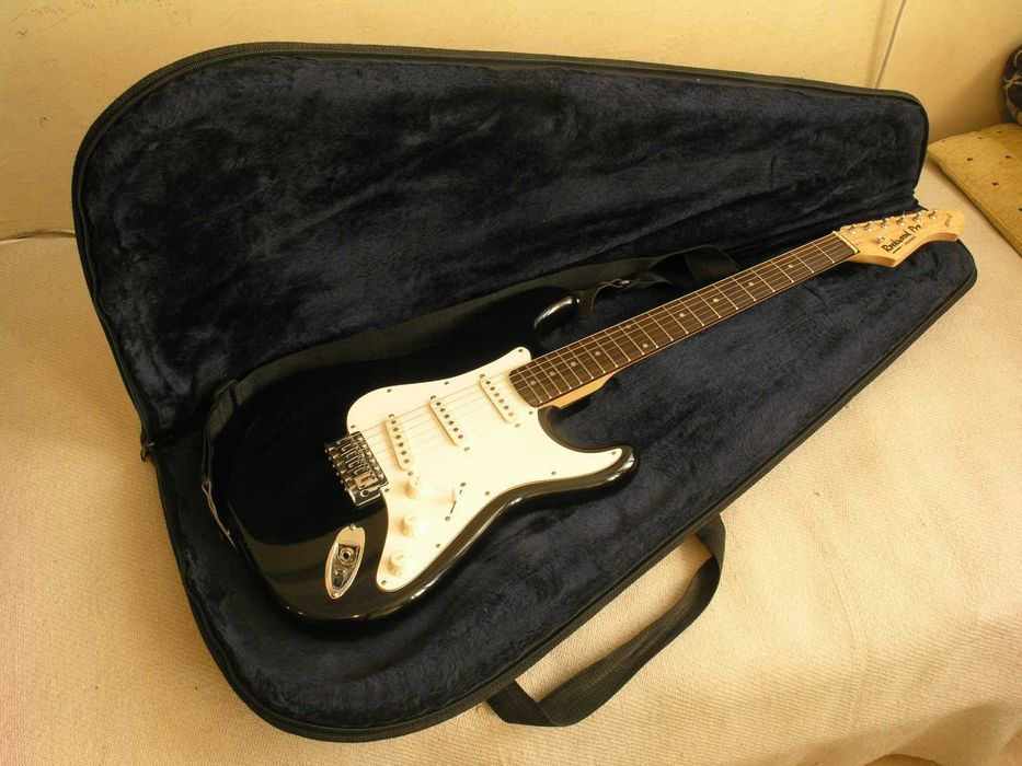 Китара с мек калъф , много добро състояние