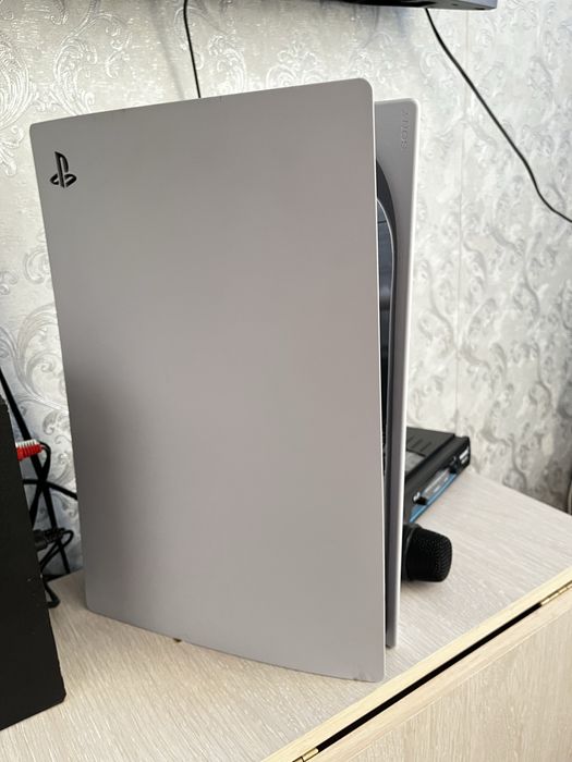 Продам PlayStation 5 с дисководом
