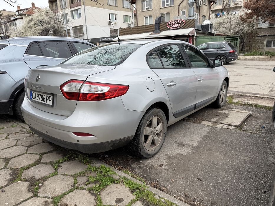 Автомобил Renault Fluence