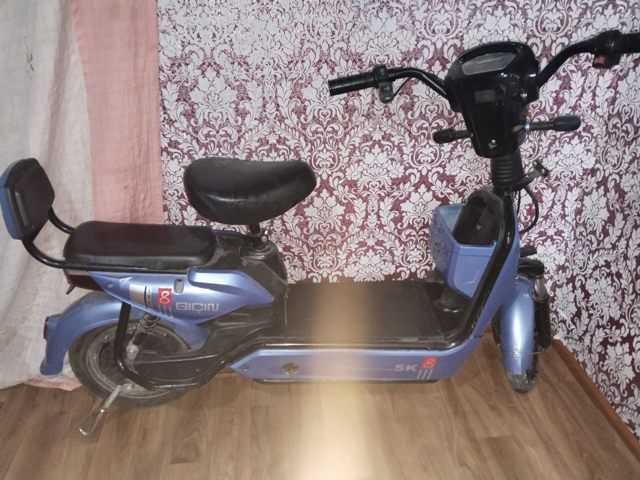 Электро скутер права не нужны в хорошем качестве .