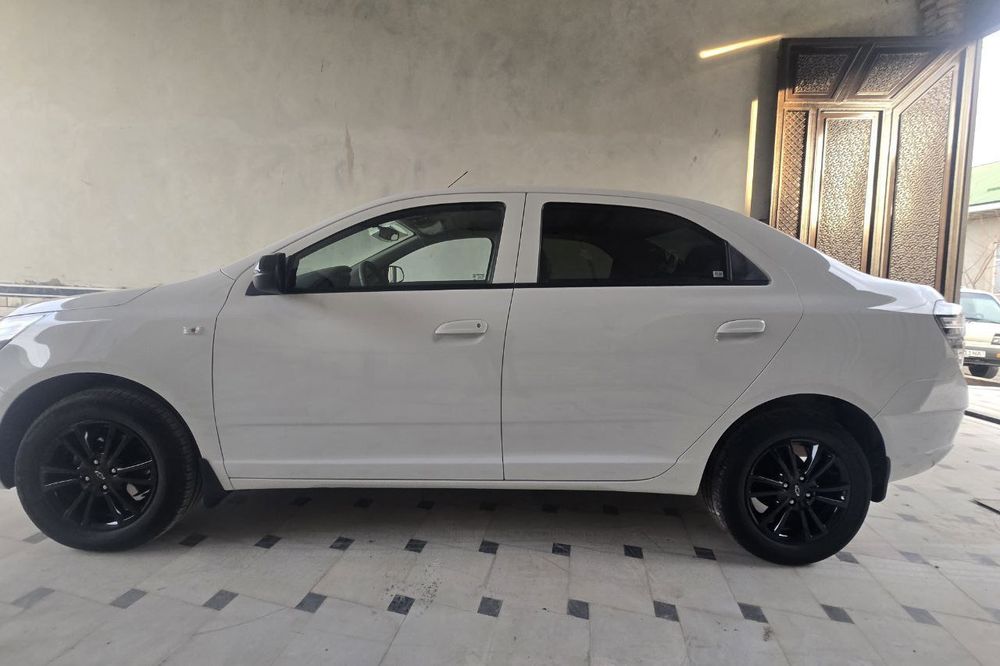 Cobalt midnight sotiladi.