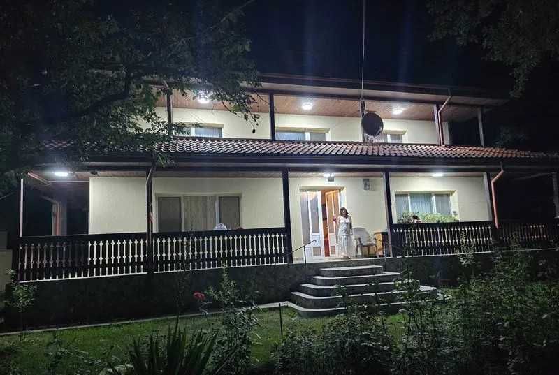 Casă de vânzare Nicorești Galați | 180 mp | teren 3.000 mp | mobilată | 7 camere