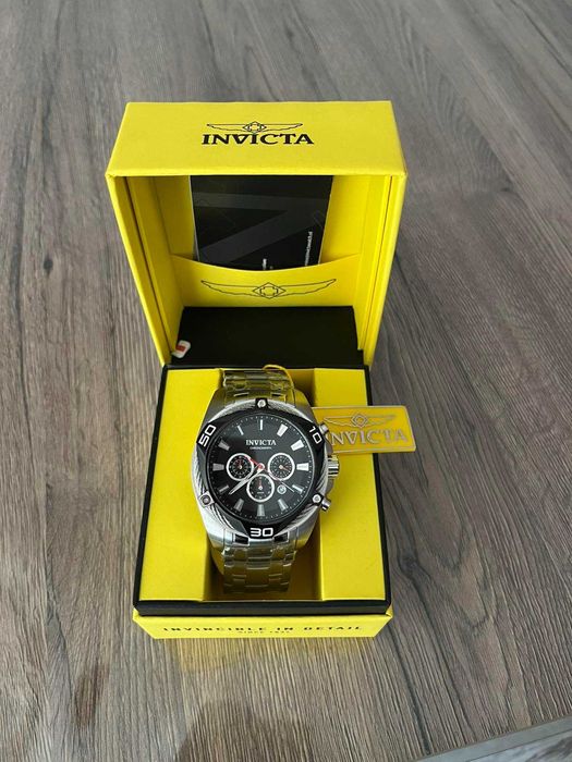 Часовник Invicta Chronograph Bolt