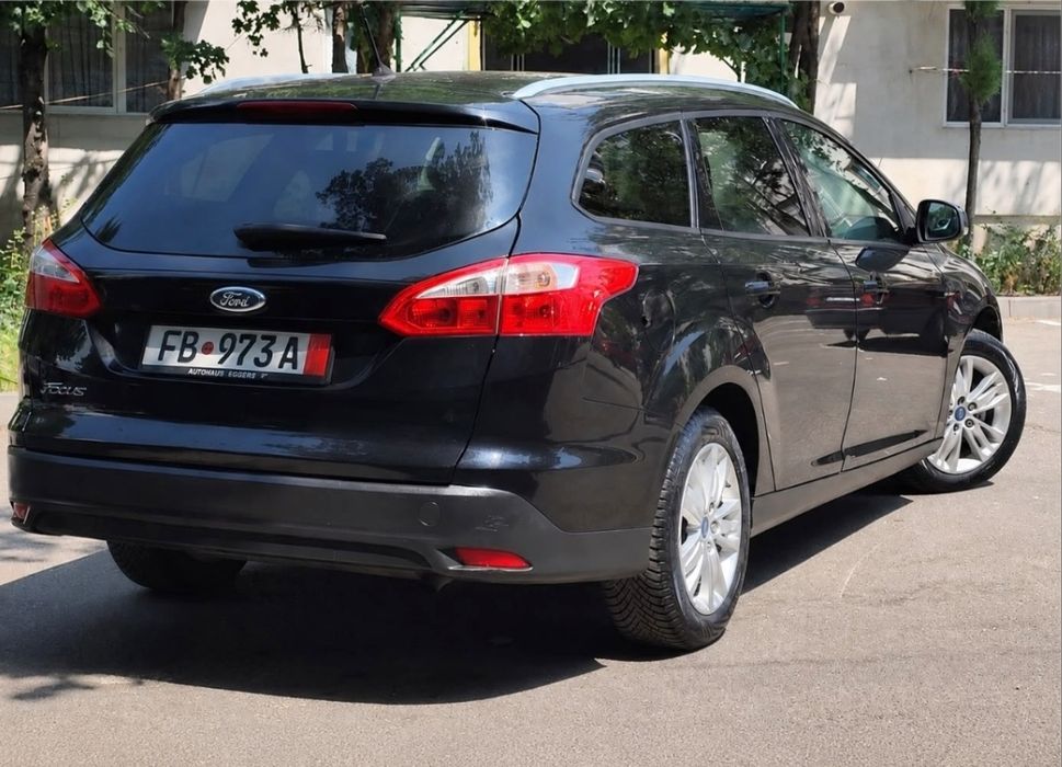 Ford Focus 1.6 benzină clasic MPI, Navi Android