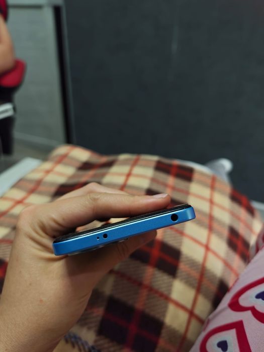 Продаю Redmi note 12