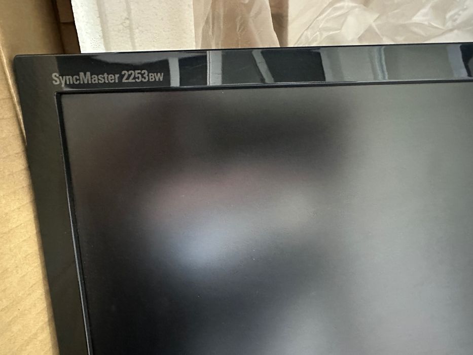 Монитор Samsung SyncMaster 2253BW 22”