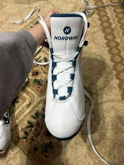 Продам фигурные коньки