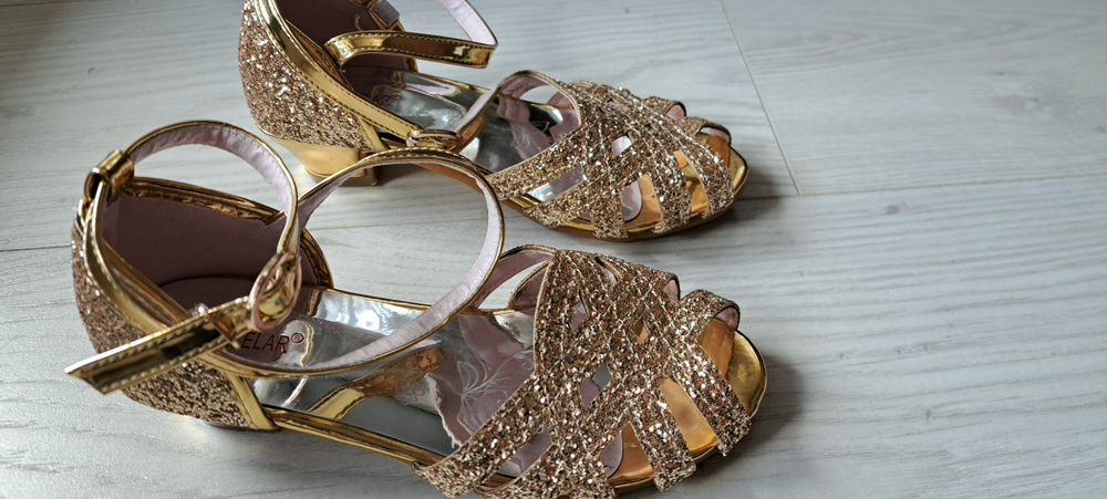 Sandale elegante fetite