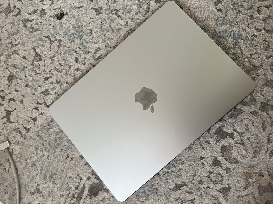 Продам макбук эйр М2