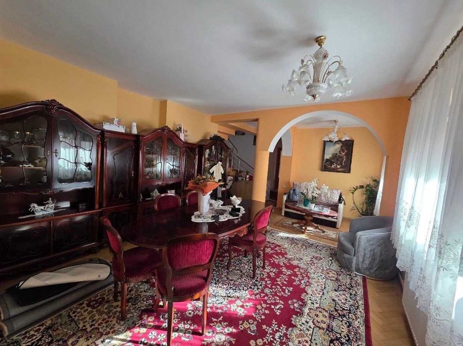 Vând casă în Deva