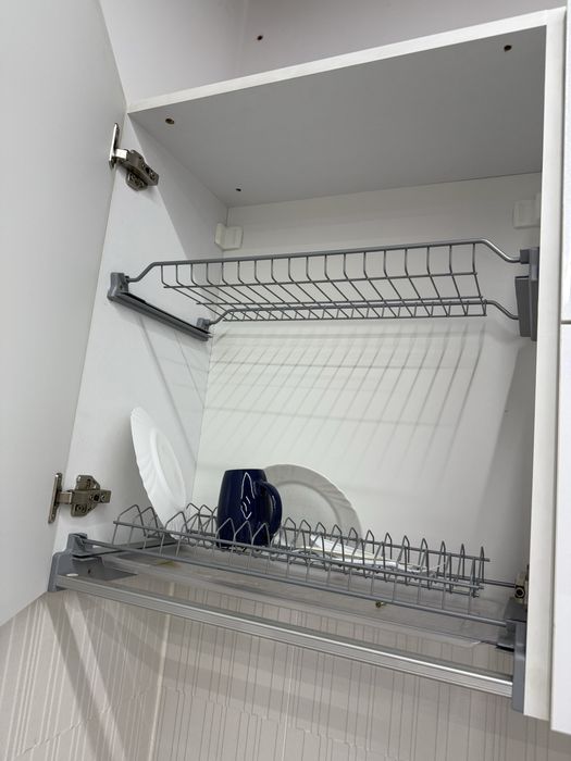 Dulap de bucatarie , 4 sertare cu soft close, vesela si hota electrica