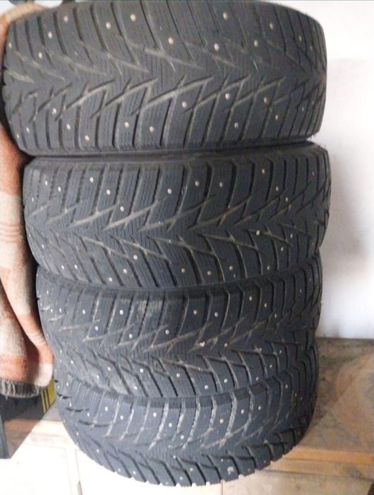 Продам шины зима R17