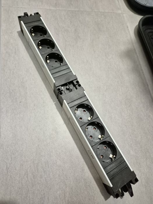 Bara Priza alimentare PDU modulara