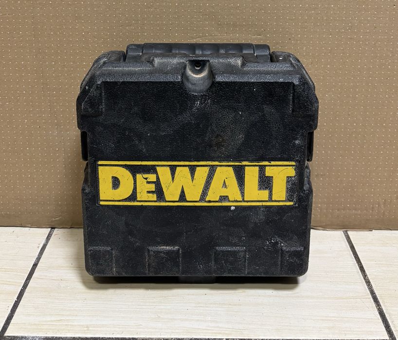 MDM vinde: Nivela laser Dewalt DW088.