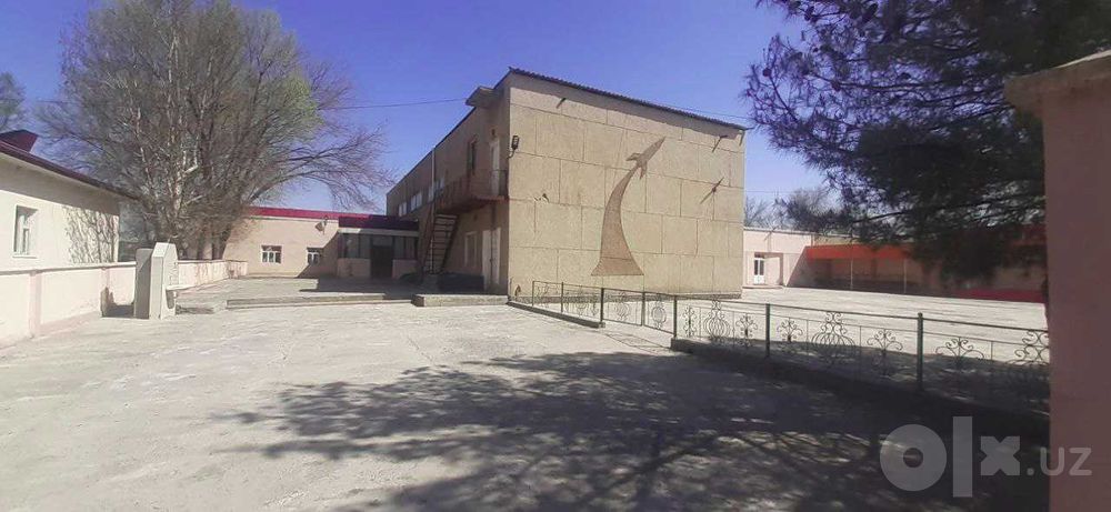 Qishki klub binosi va boshqa inshootlar