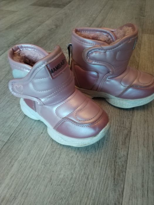 Продам детские зимние ботинки