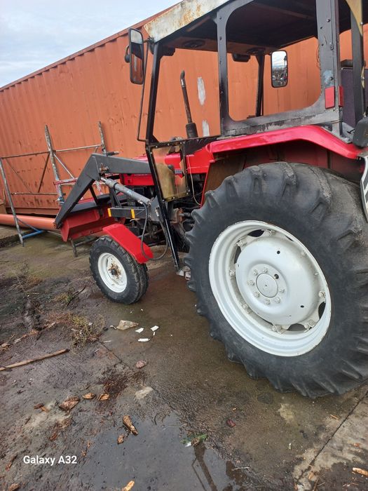 Vând trqctor Massey Ferguson