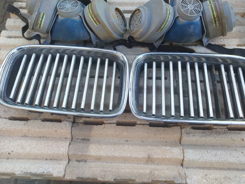 Фарове за Опел Виваро Решетка