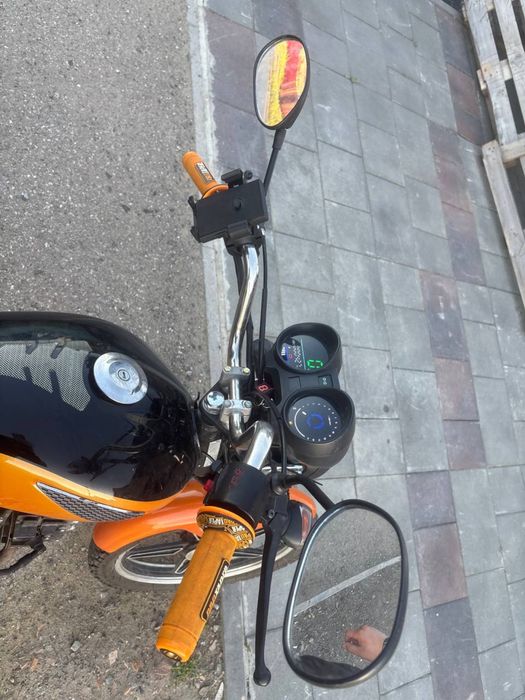Продам мотоцикл альфа мопед Alpha 125 кубов стоит на учете