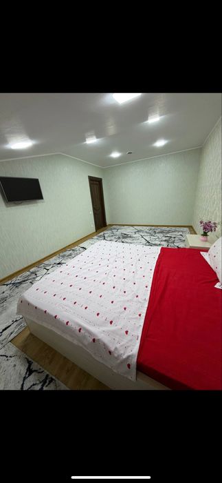 Pavarot Zafar restarani tugrisida uy uzimniki 132 kv 5 etaj