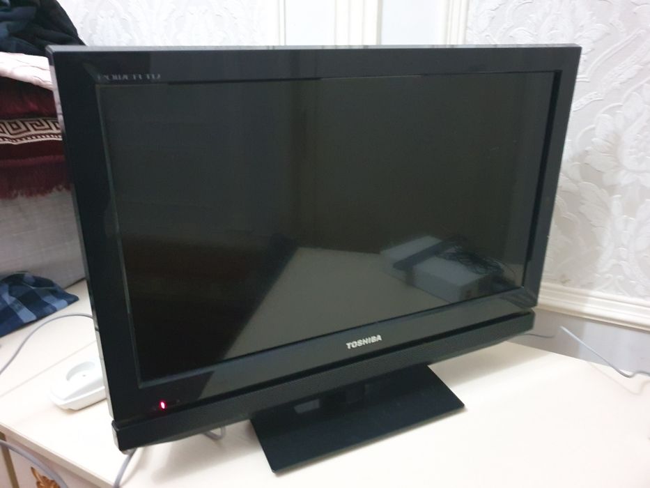 Televizor 24 Toshiba есть царапины