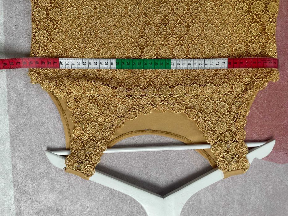 Top cu dantela pentru dama