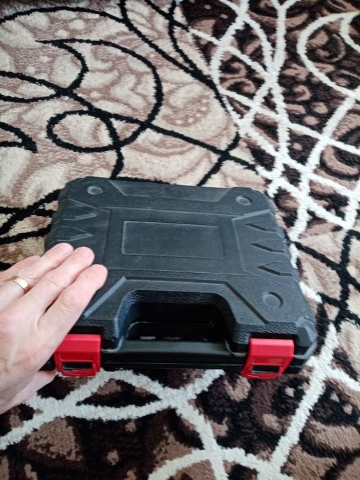 Продам шуруповёрт.