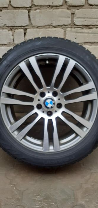 Продам комплект зимней резины (липучка)