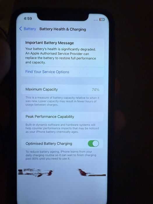 Iphone 11, червен