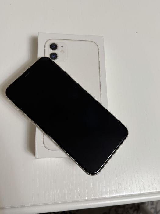 iPhone 11 в отличном состоянии