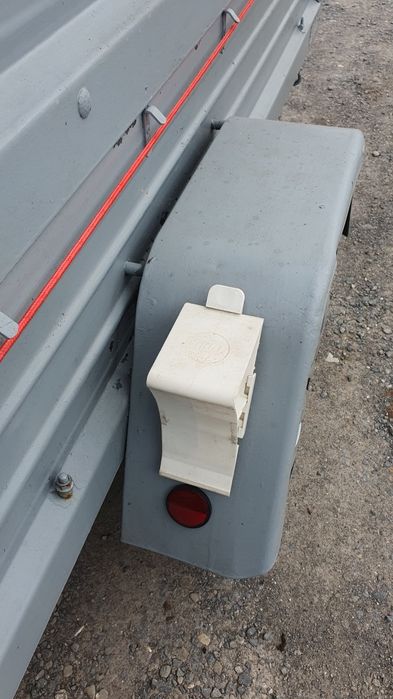 •Vînd o remorcă HEİNEMANN 1200 Kg reclasificată la 750 Kg•