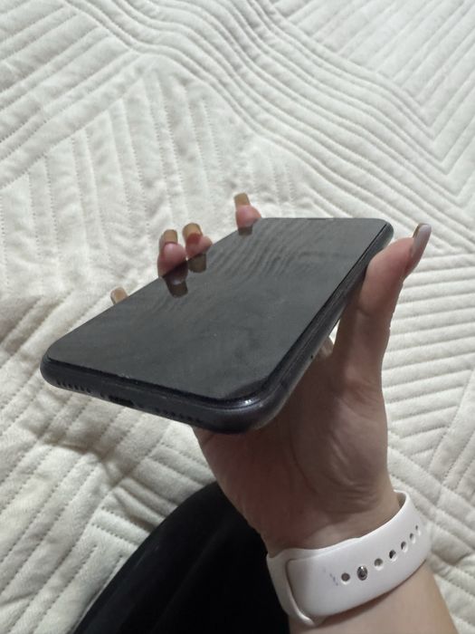 продам Айфон 11