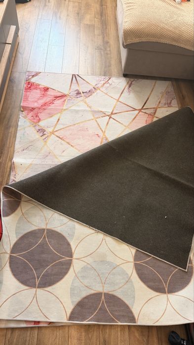 Продам 2 ковра 140/200