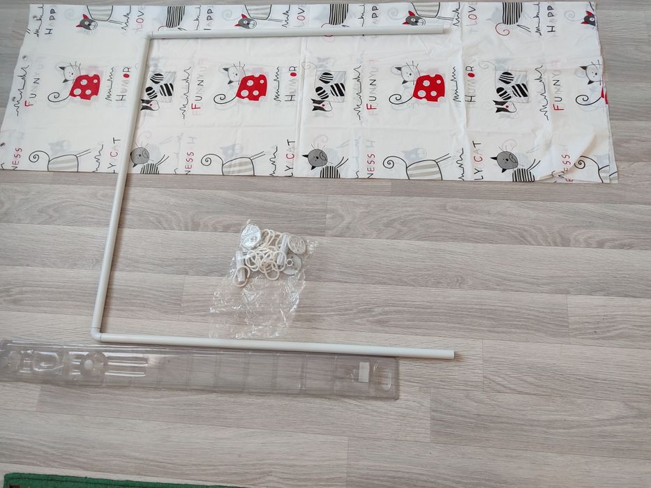 Продам угловой карниз для душа