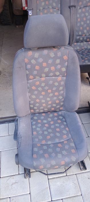 Scaun plus banchetă două locuri.